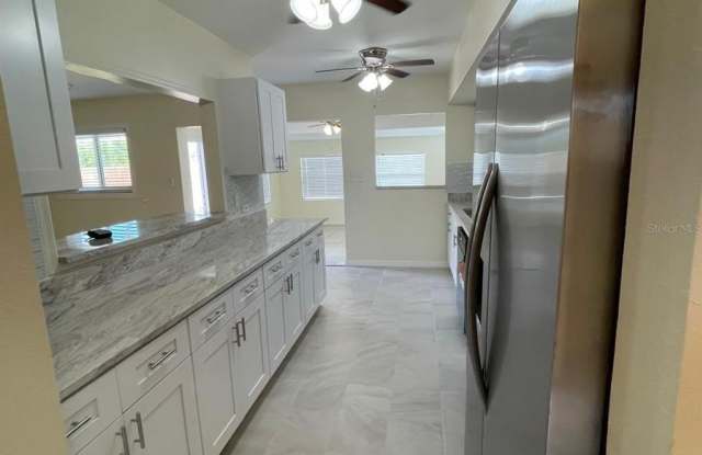 309 COUNTRY CLUB Drive Gallery 4