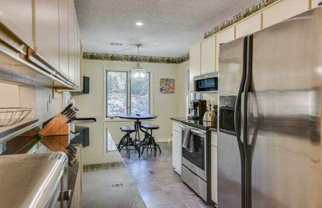 FULLY FURNISHED, 3247 Summerchase Circle  - 3 Bedroom Corporate Rental Gallery 4
