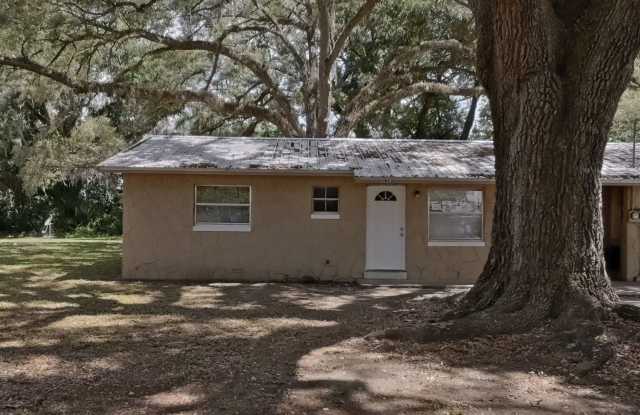 Lovely 2/1 - Convenient Location - 1815 Southwest 7th Place, Ocala, FL 34471