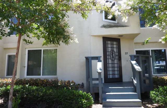 Lovely 2 bedroom townhouse photos photos