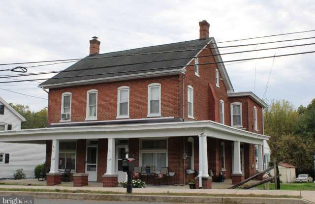 310 MONROE Street Gallery 1