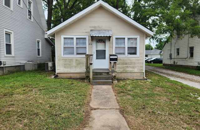 Spacious 1-Bedroom, 1-Bathroom House AVAILABLE NOW!! photos photos