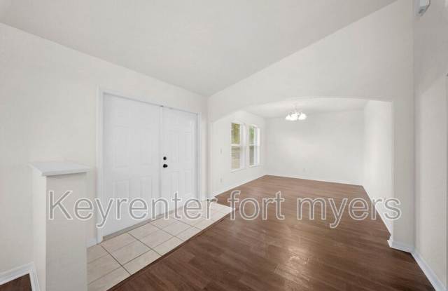 2813 34th St W Gallery 4