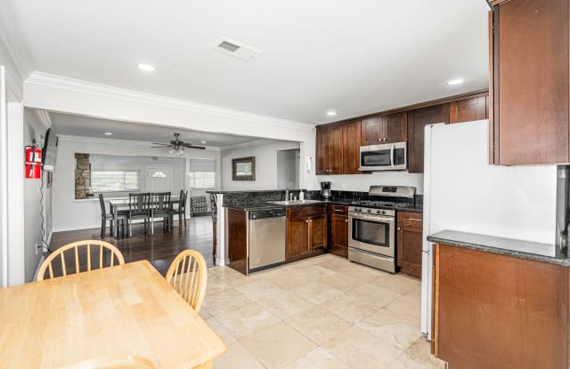 6316 Skyline Drive Gallery 4