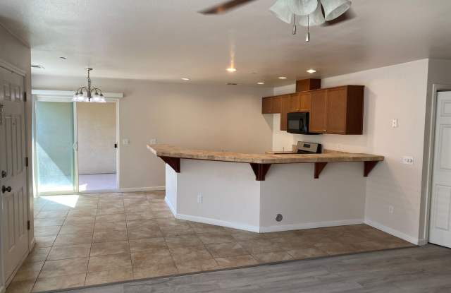2097 Bella Oaks Dr - 2097 Bella Oaks Drive, Tulare, CA 93274