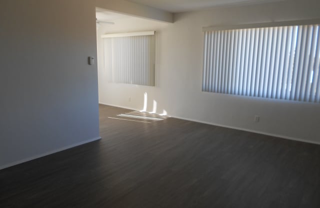 815 Flora Dr photos photos