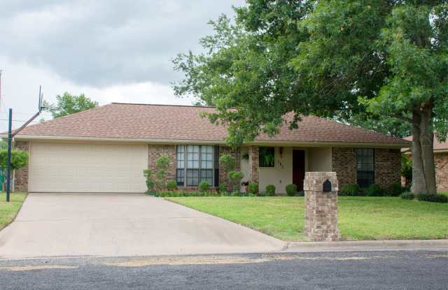 121 Blue Jay Drive - 121 Blue Jay Drive, Stephenville, TX 76401