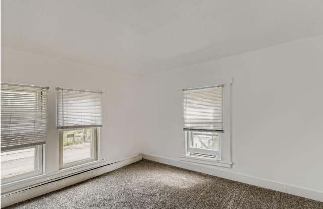 597 Geranium Avenue East photos photos