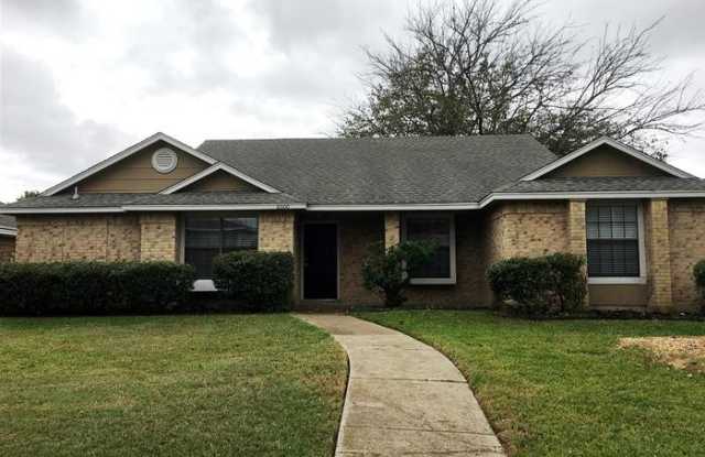 8000 Cornell Drive - 8000 Cornell Dr, Rowlett, TX 75088