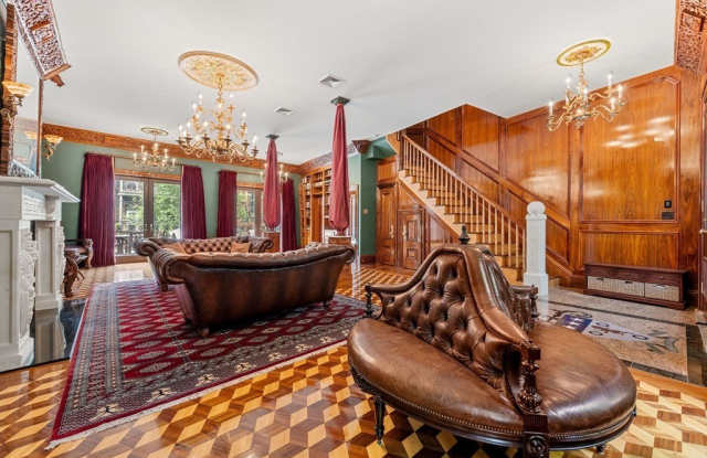 218 W Springfield Street photos photos