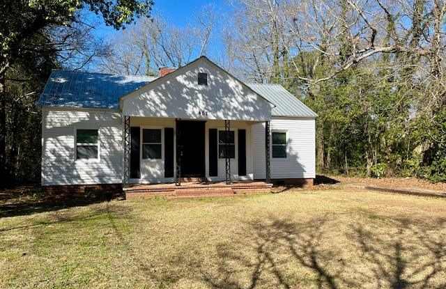 407 Forrest Drive - 407 Forrest Drive, Fort Valley, GA 31030