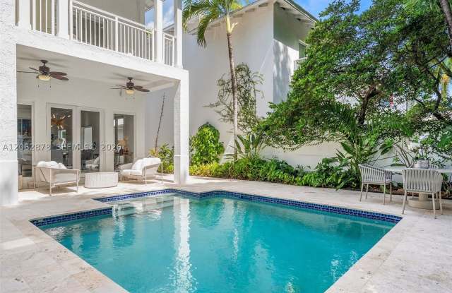 6 Coconut Ln Gallery 2