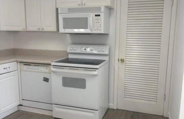 10789 N MILITARY Trail Gallery 4