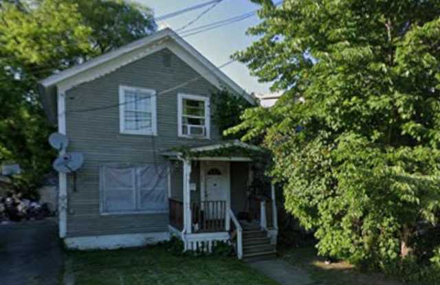Charming Home Near Downtown Windsor photos photos Charming Home Near Downtown Windsor photos photos