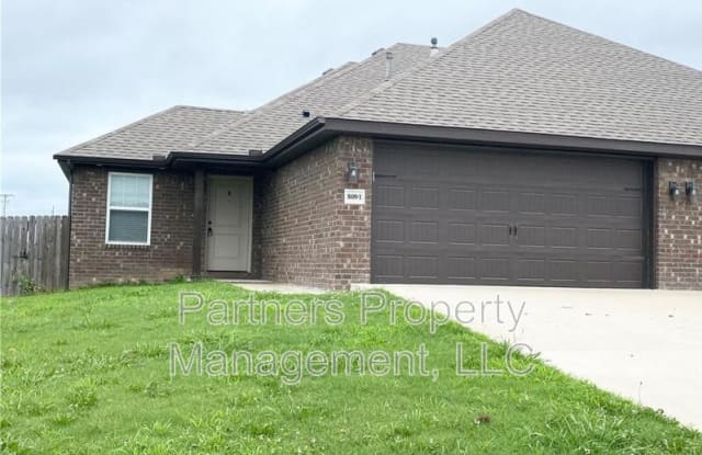 201 Hindman Drive - 2 photos photos