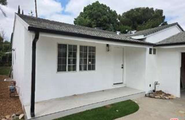 8519 Yolanda Avenue Gallery 2