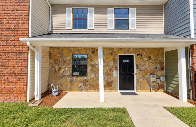 Comfortable 2-Level 2 Bed 1.5 Bath Townhome Gallery 1
