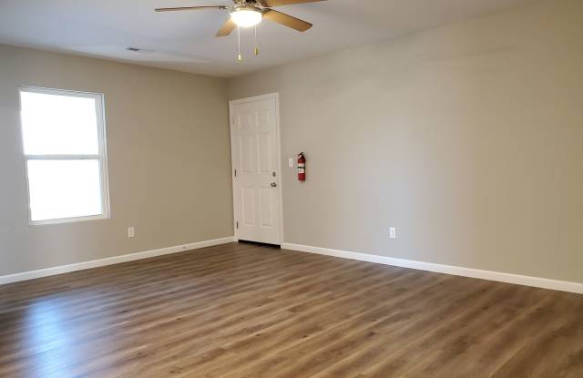 Cane Creek Village Gallery 3
