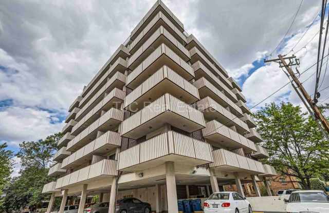 1313 N Steele St # 204 photos photos