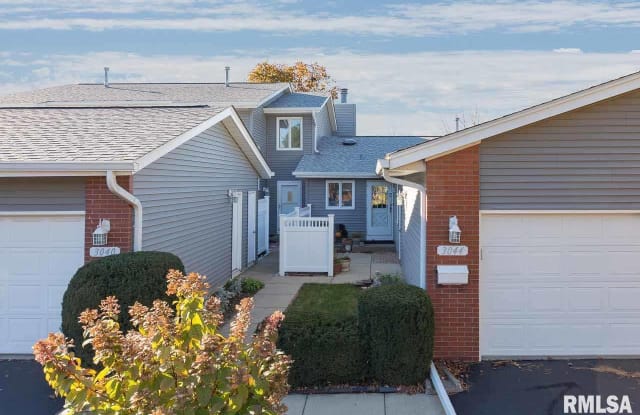 3040 PARKWILD Drive - 3040 Parkwild Drive, Bettendorf, IA 52722