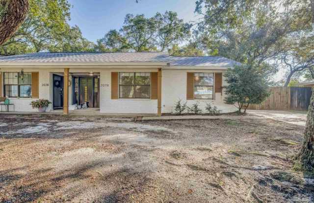 207 Mcclure Dr - 207 McClure Drive, Gulf Breeze, FL 32561