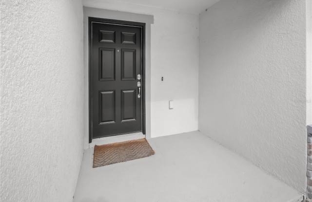2726 IDYLL LAKES Circle Gallery 3