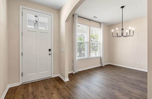 4 Bedroom 2.5 Bath House in Homecoming - Ravenel, SC Gallery 4