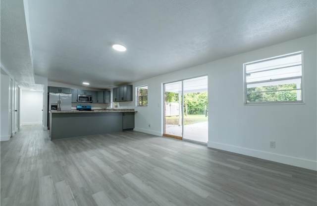121 Greenwood Ave photos photos