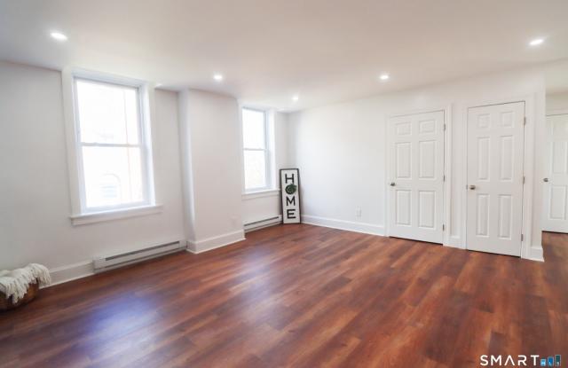 156 Garfield Avenue Gallery 4