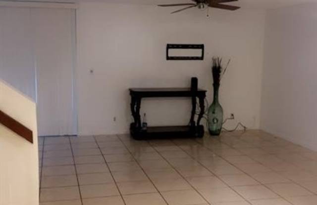1343 Sussex Dr - 1343 Sussex Drive, North Lauderdale, FL 33068