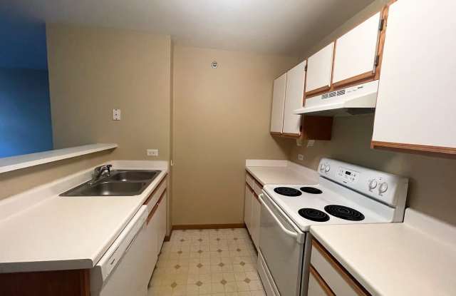 1BR/1BA 1st Floor Unit in Richmond Gallery 3