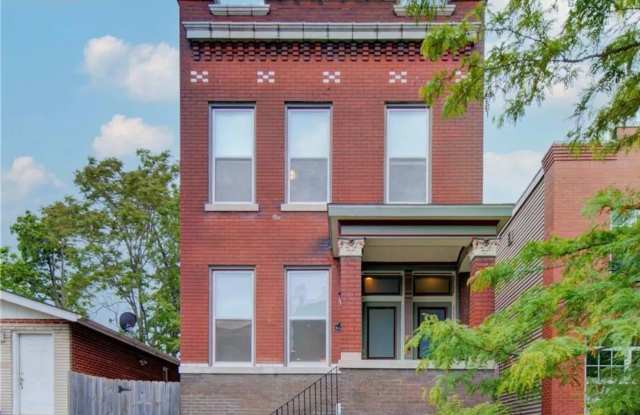 4 Bedroom 4baths - Single Family Home in Saint Louis photos photos