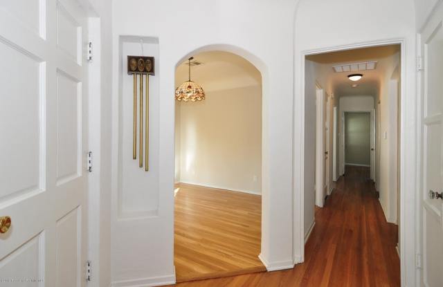 2011 Minoru Drive Gallery 4