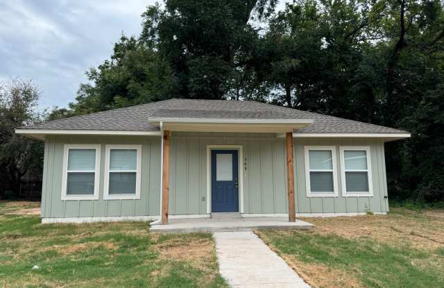 509 W Oregon, Chickasha - 509 West Oregon Avenue, Chickasha, OK 73018
