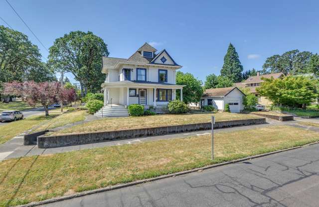 Historic Elegance Meets Modern Comfort – Beautifully Restored 1904 Victorian in the Heart of Forest Grove photos photos