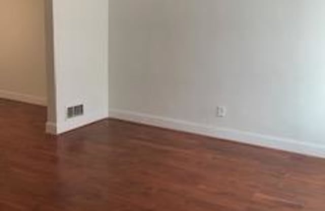 3205 LAKE AVENUE Gallery 4