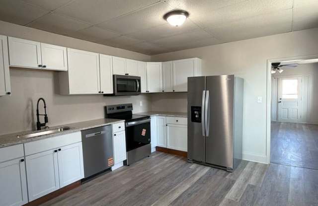 Newly RENOVATED 3 bedroom & 2 bathroom Apartment in McSherrystown, PA - 3 miles from Hanover, PA Gallery 1