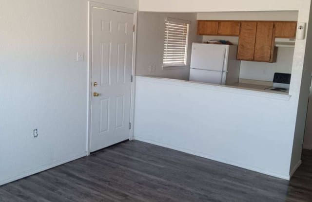 Jackson Apartments - 2015 West Jackson Avenue, Lovington, NM 88260