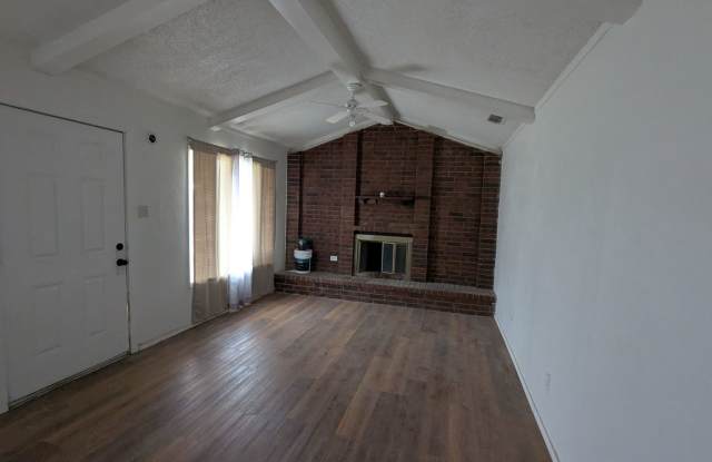 Spacious Updated 3 Bedroom Home Gallery 3