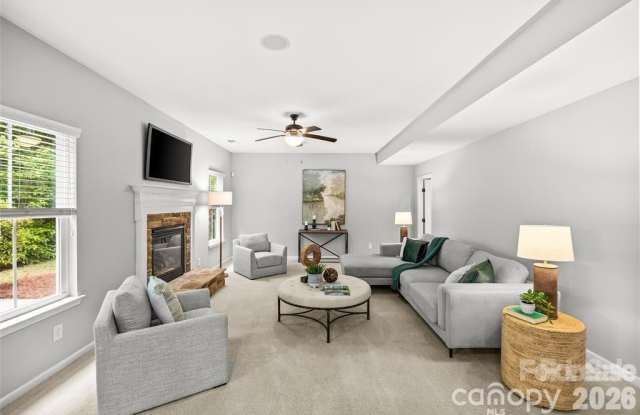 4008 Pinebrook Lane Gallery 3