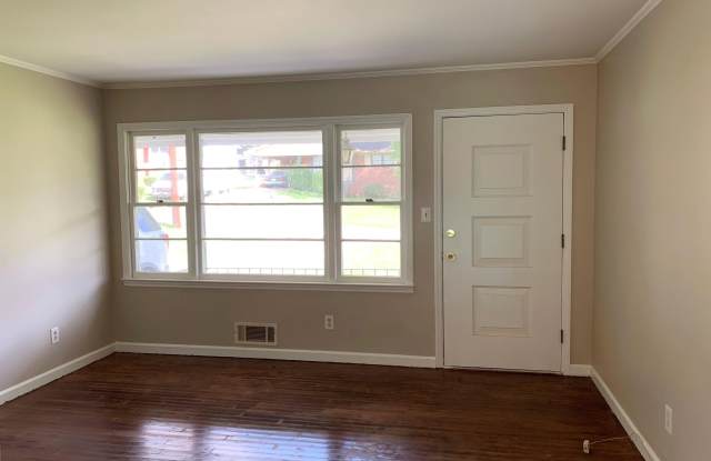 3240 Commodore Drive Gallery 2