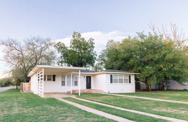 3128 38th Street, Lubbock, TX 79413- Available now!! photos photos