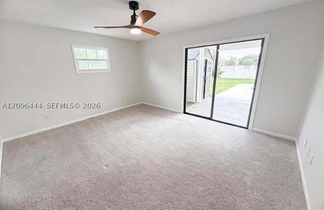 2302 SW Fern cir Gallery 2