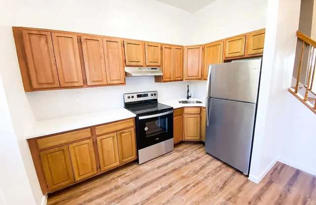 932 Throggmorton Ave Apt 34 Gallery 1