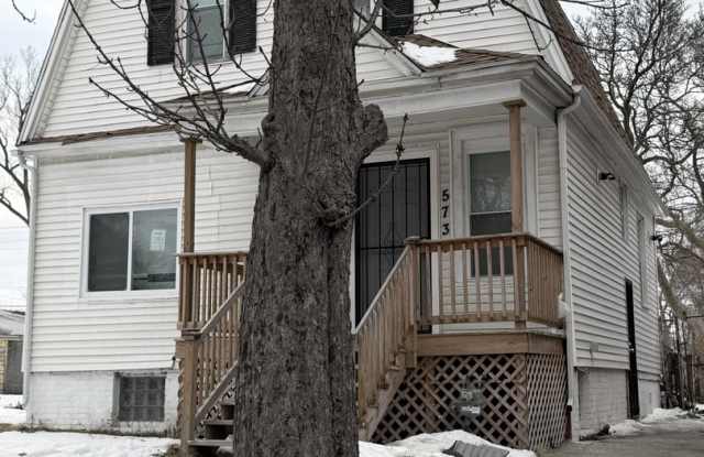 3 Bedroom 1.5 bath bungalow near downtown - 5734 14th Street, Detroit, MI 48208