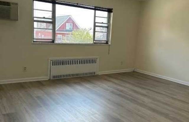 313 Anderson Avenue - 313 Anderson Avenue, Fairview, NJ 07022