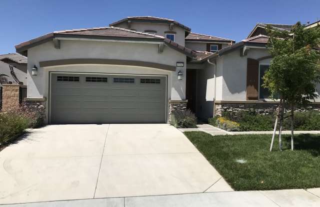 Private large 4 bed NextGen, with double living rooms, kitchens and laundries. photos photos