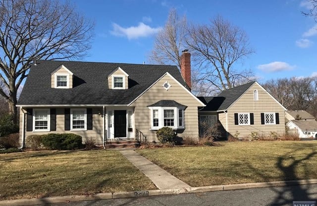230 Libby Avenue - 230 Libby Avenue, Ridgewood, NJ 07450