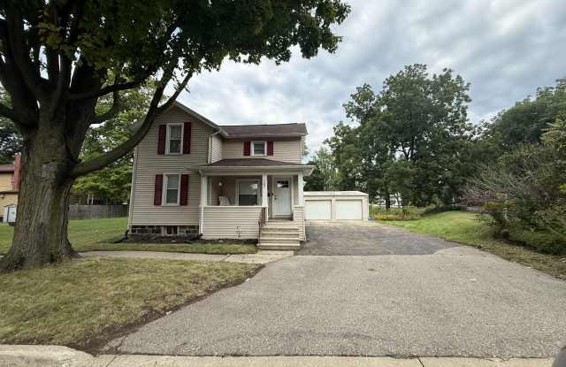 107 South Berrien Street Gallery 1