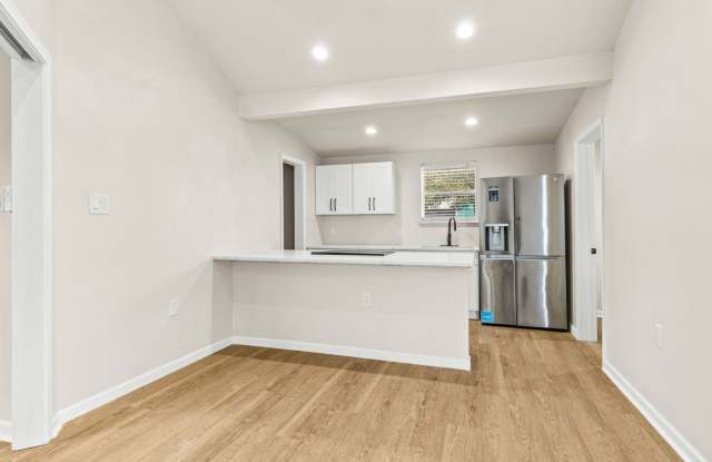 Come see this completely renovated casita, available now! Gallery 3